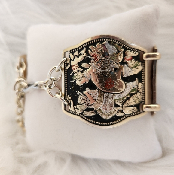 Vintage Traditional Motif Silver Tone Bracelet - Picture 9 of 12